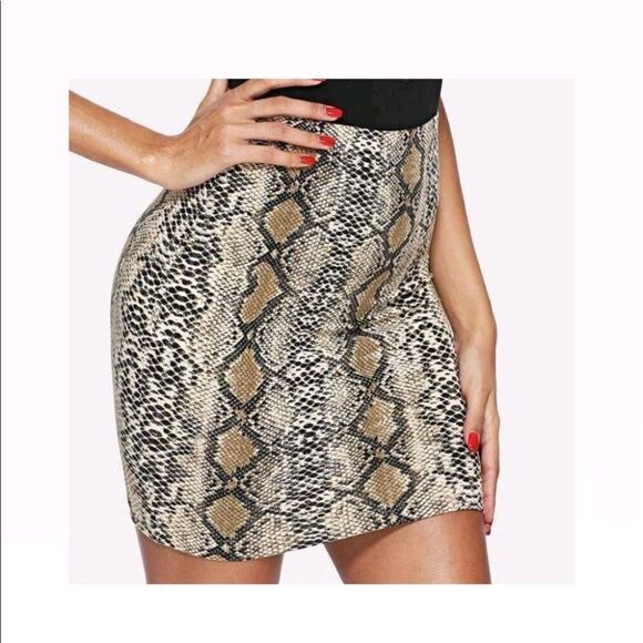 Snakeskin Bodycon Mini Skirt‎ - Picture 1 of 6